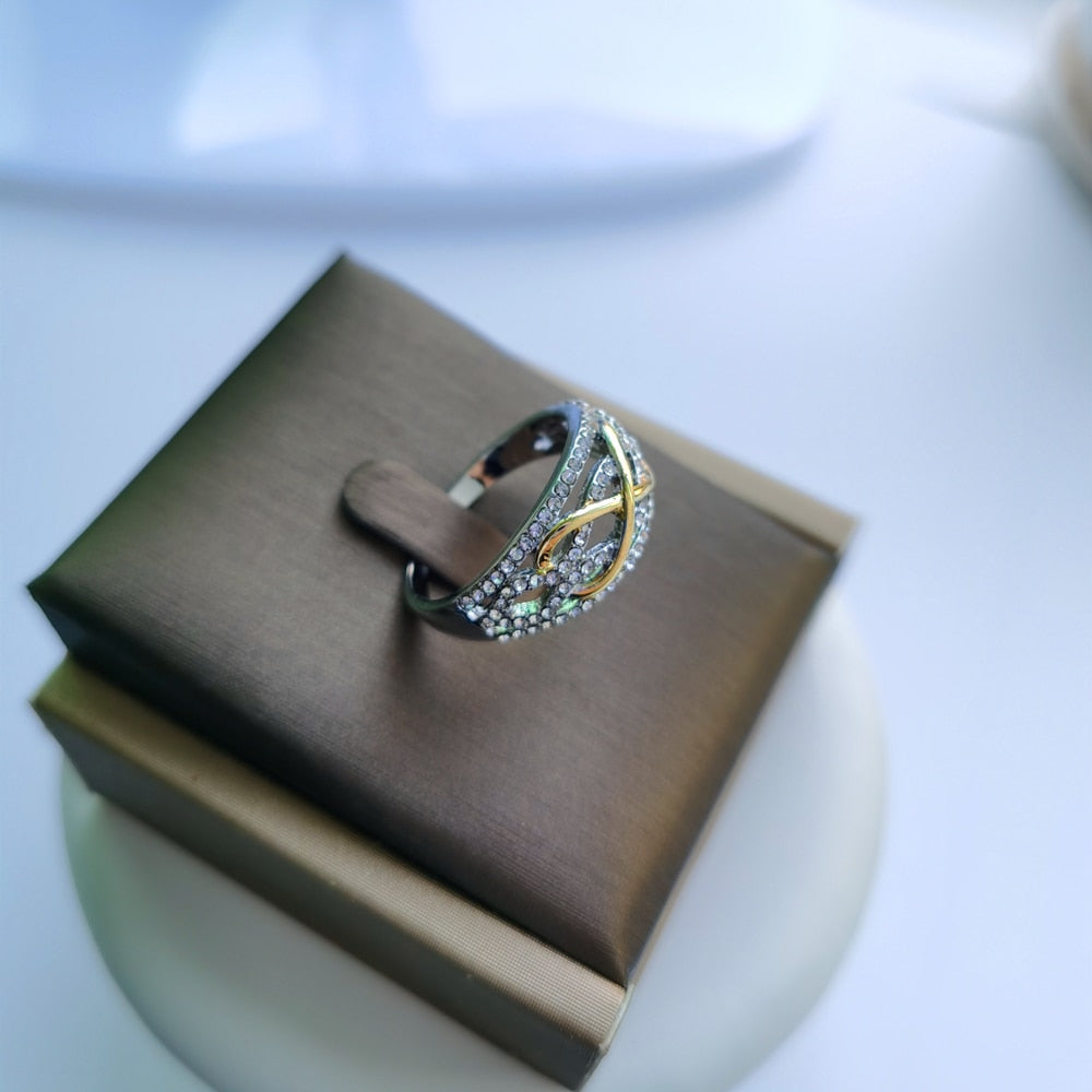 Ladies fashion micro - inlaid zircon creative closed cycle style metal ring.Multicolored ornament suits party wedding